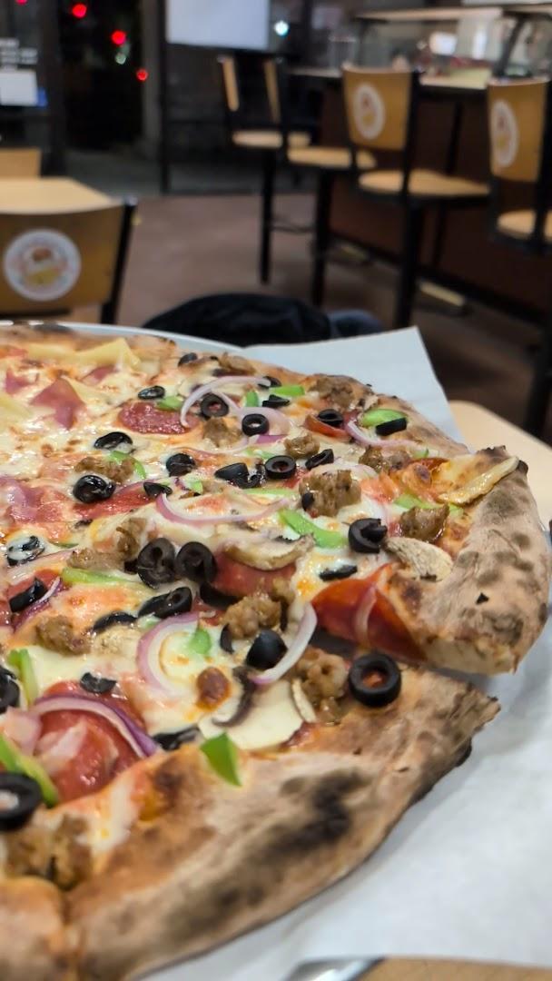 The Road Grill and Pizza